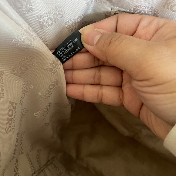 Authentic Michael Kors tots purse - Picture 13 of 13